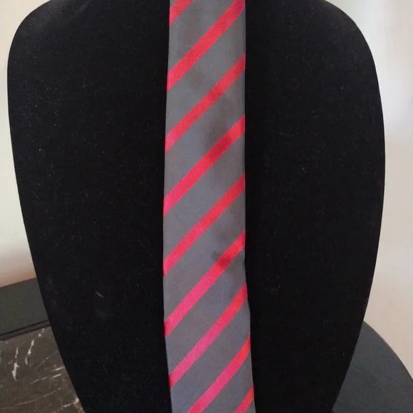 Bundle of Silk Neckties SOLD!!!!!! SOLD - Picture 8 of 9